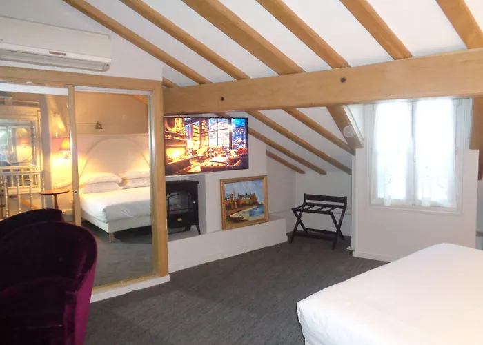 Hotel Les Degres De Notre Dame 2*