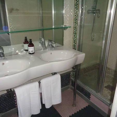 Les Degres De Notre Dame 2*