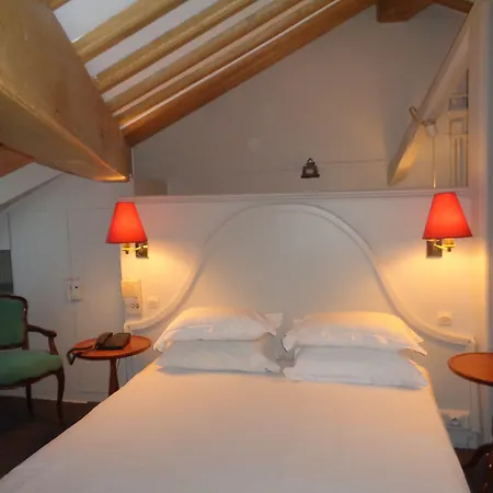 Les Degres De Notre Dame מלון