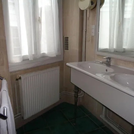 Les Degres De Notre Dame