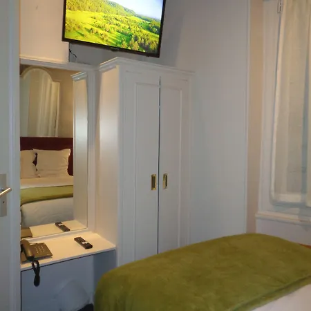 Les Degres De Notre Dame מלון