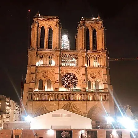 Les Degrés De Notre Dame Hotel
