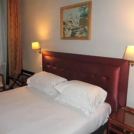 Les Degrés De Notre Dame Hotel 2*