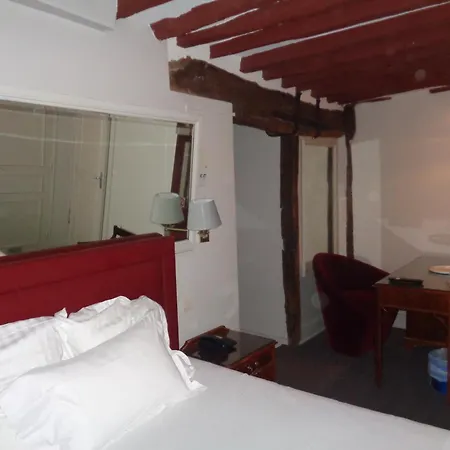 Les Degres De Notre Dame Otel 2*
