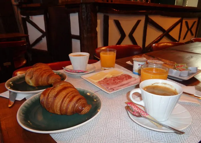 Les Degres De Notre Dame Otel