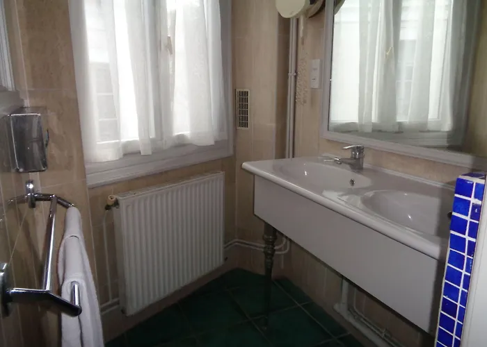 Les Degres De Notre Dame