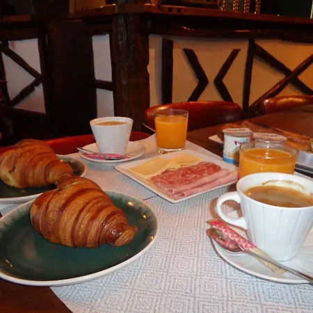 Les Degres De Notre Dame Hotel